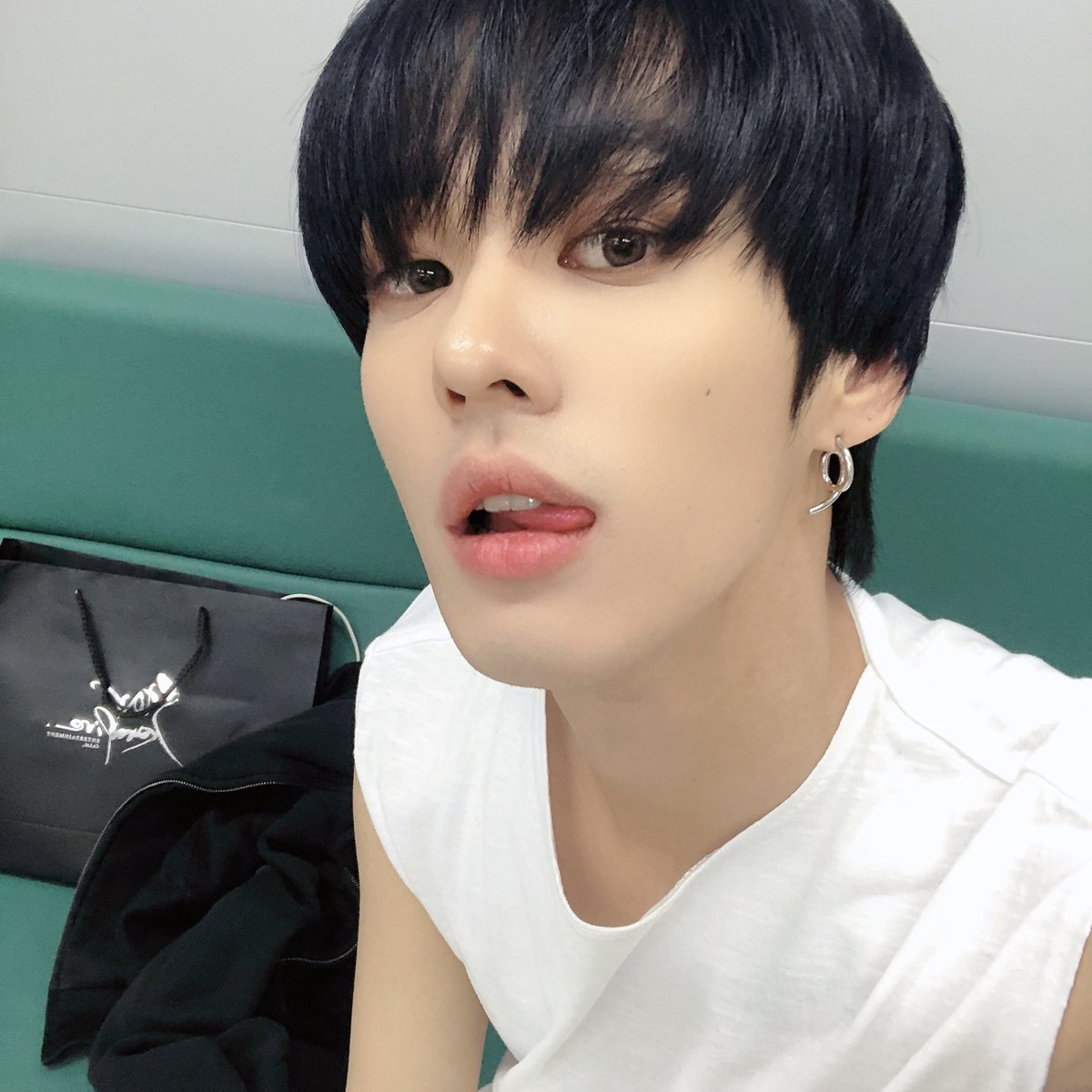 imfact_twt's tweet photo. #웅재 #거짓말이야 #첫방 https://t.co/QnKwNeyB3V