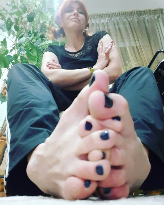 Are you a really good in toesucking?
#toes #topfeet #toespread #cutefeet #giantess #gorgeous #girlsfeet