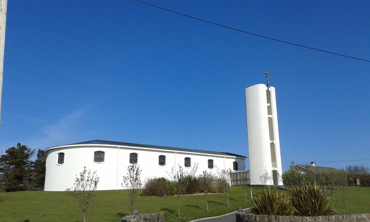 My favourite Our Lady Star of the Sea, Desertegney, near Linsfort (1964). Liam McCormick’s other passion was sailing and the porthole windows, curved walls and roof form gives the appearance of an upturned boat and quite fittingly close to the sea  #Donegal  #LiamMcCormick