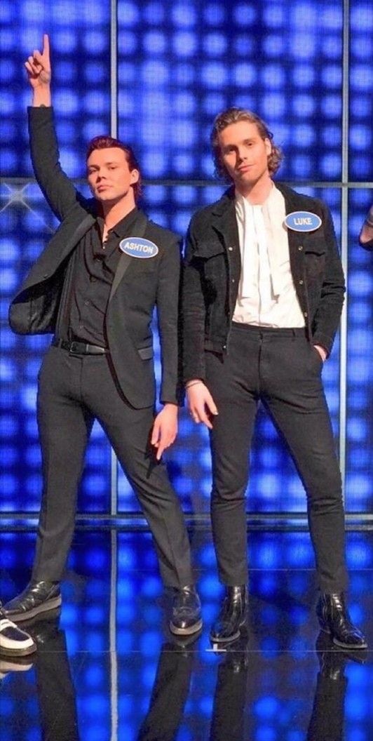 Luke Hemmings And Ashton Irwin As Rings ~ A Thread
