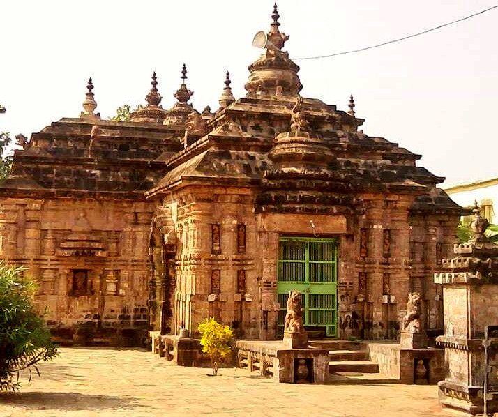 The glorious past of Manjusa received high prominence within the Kalinga epoch. It is still evident in the form of books and documents stored in libraries. The place which is now called Mandasa, was ruled by Raja Baman Singh Deo. He was a Hindu ruler from the North. 2/n