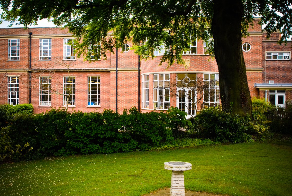 BedfordGirlsSch's tweet photo. Today, many schools will be opening their Summer Term doors to virtual learning. We are incredibly proud of all staff, students &amp; everyone in the #BGSCommunity , who have adapted positively to change in these unprecedented times.

We’ll be here when you get back!💜#BGSInspired https://t.co/X1XOqvW83R