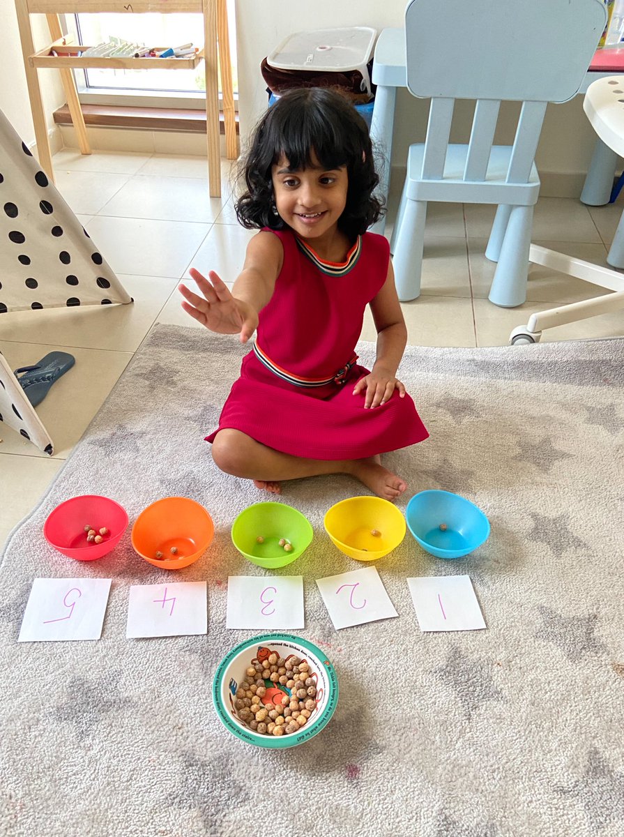 Follow up to arranging numbers-counting cereal according to number placed on each bowl😊 ⁦<a href="/26Dakshamehta/">Daksha</a>⁩ ⁦<a href="/senresh/">Reshma Borkar Fernandez</a>⁩ ⁦<a href="/KNargish/">Nargish Khambatta</a>⁩ ⁦<a href="/DxbModern/">GEMS Modern Academy</a>⁩ ⁦<a href="/kg_gma/">GMAKG</a>⁩