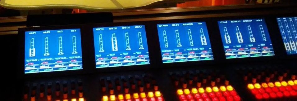 #DandoYDando #VíaTelefónica Jefa de la Zona Educativa Táchira <a href="/charlychaves/">Charly Rojas Chaves</a>: Anoche regresamos muy tarde de la frontera, hemos venido realizando un trabajo desde hace días.
Ya tenemos 9.006 venezolanos y venezolanas que han regresado a su país después de ser víctimas de xenofobia