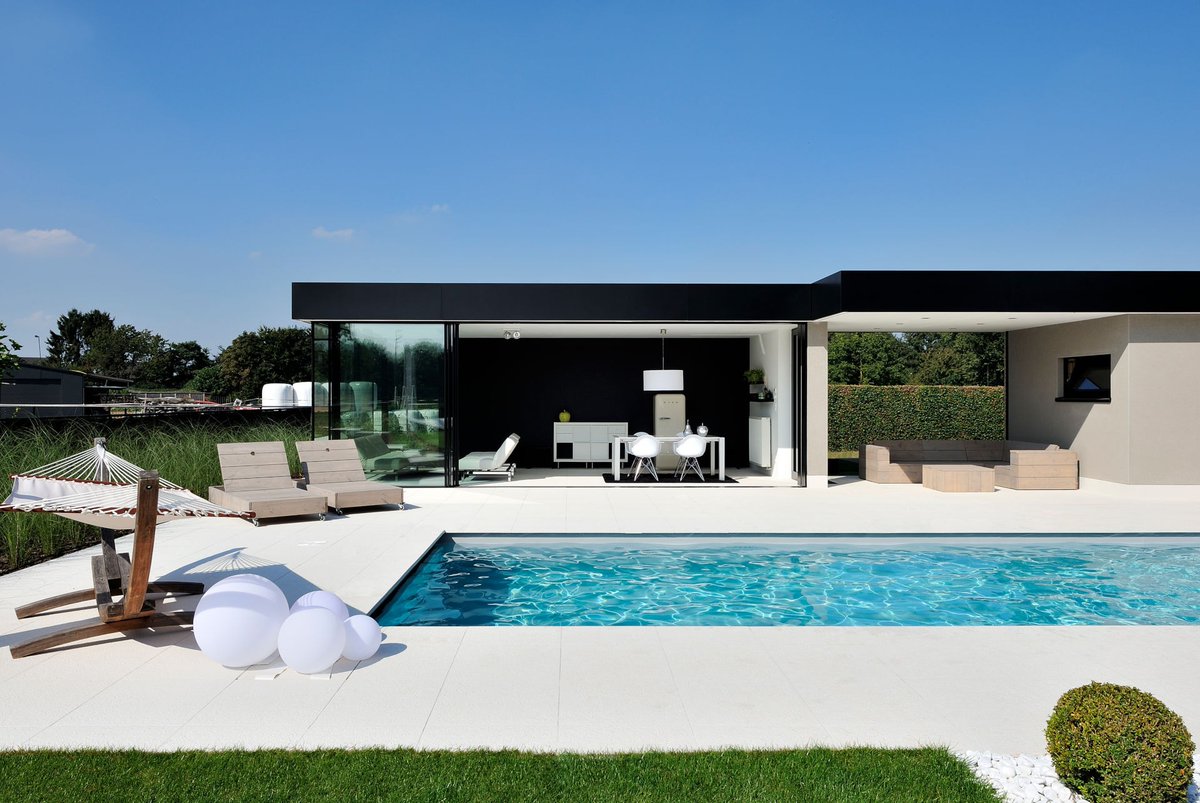 minimalwindowUK's tweet image. This #edgydesign featured #minimalwindows sliding doors, #powdercoated in black to suit the monochrome, #minimalisticdesign of the #poolhouse &amp;gt;&amp;gt;

minimal-windows.co.uk/case-studies/g…