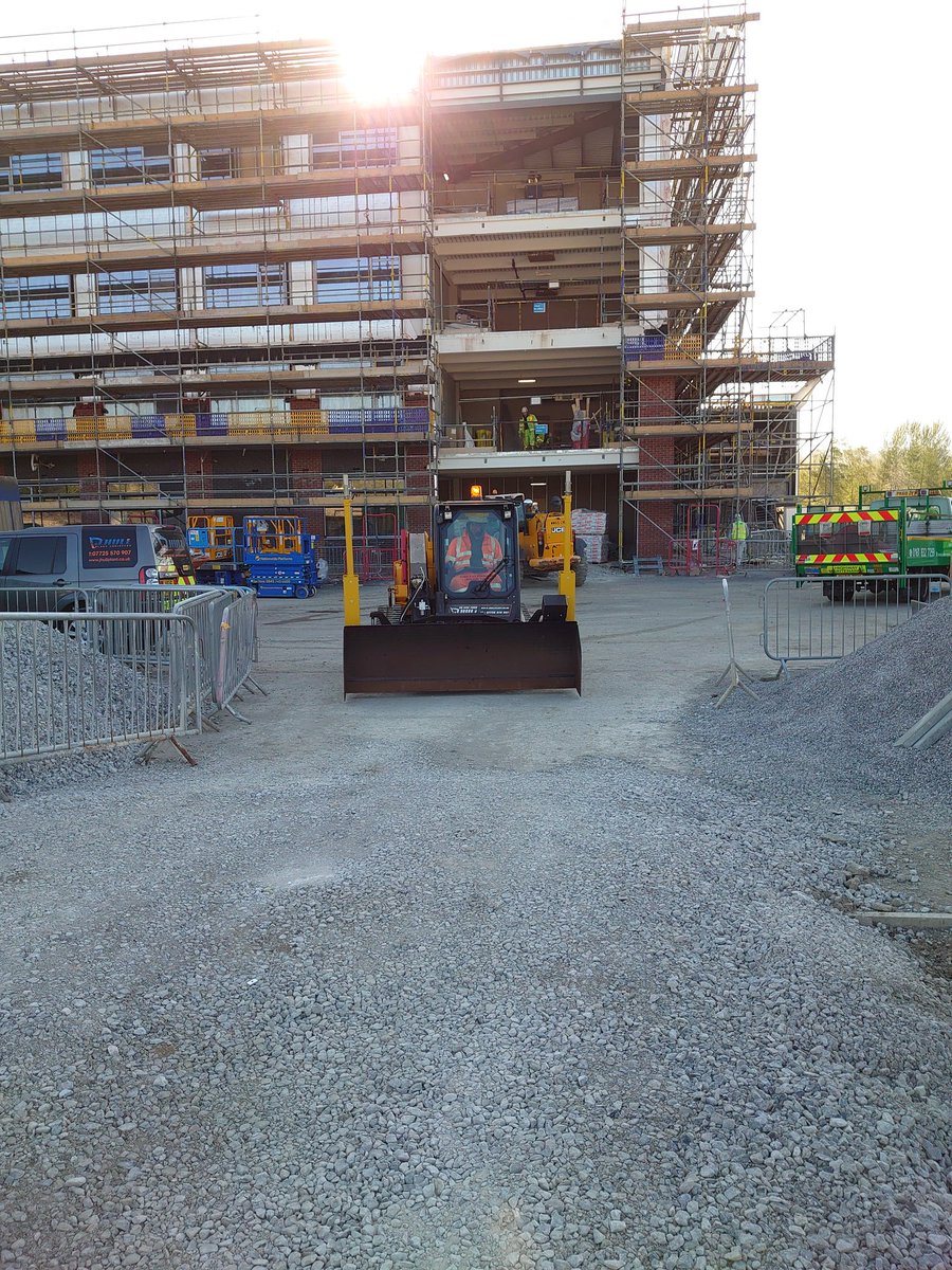 BPG Contractors Ltd (@bpgcontractors) on Twitter photo All go with <a href="/PlantHull/">J.Hull Plant</a> in #Oldham laser grading the #MUGA All go with <a href="/PlantHull/">J.Hull Plant</a> in #Oldham laser grading the #MUGA