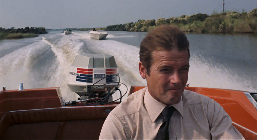 rightboat's tweet image. What's💛your💛favourite💛James💛Bond💛boat💛and💛why?

#sunseeker #spirityachts #jamesbond #spectre #liveandletdie #007 #pussygalore #goldengun #bondgirl #boats #yachts #superyacht
