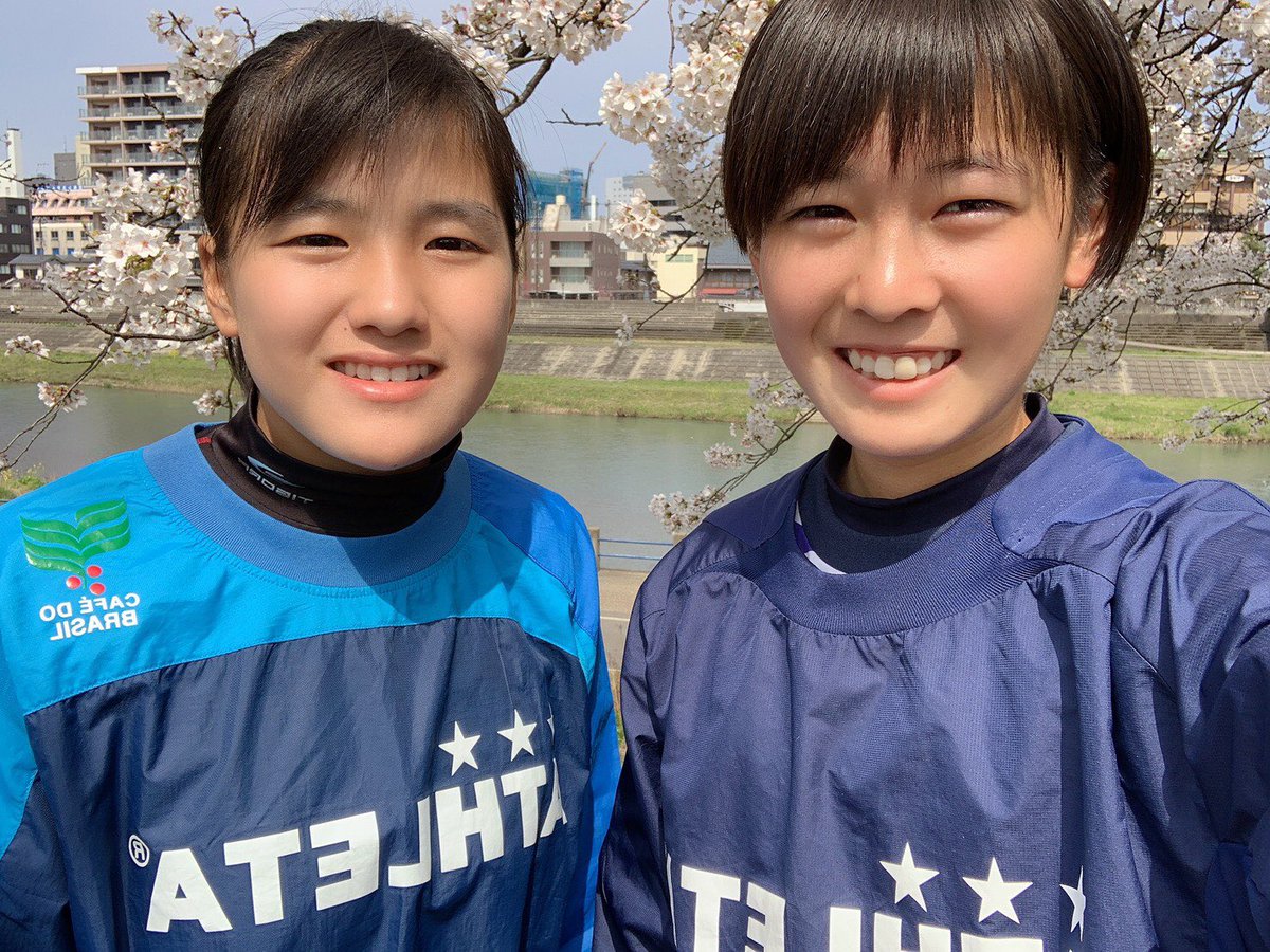 福井工業大学附属福井高校女子サッカー部 こんばんは 今日は 天気がよかったので外でボールを蹴りました 最近天気が悪い日が多いので家の中でもできることを考えて取り組んで行きたいです 以上福岡望愛でした T Co 5az5u0nrzj Twitter