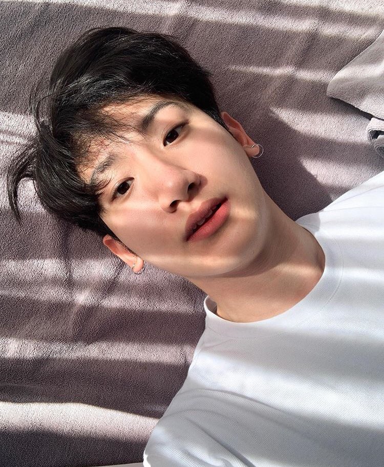 — your morning view if he’s your boyfriend,,, look at that handsome face 
