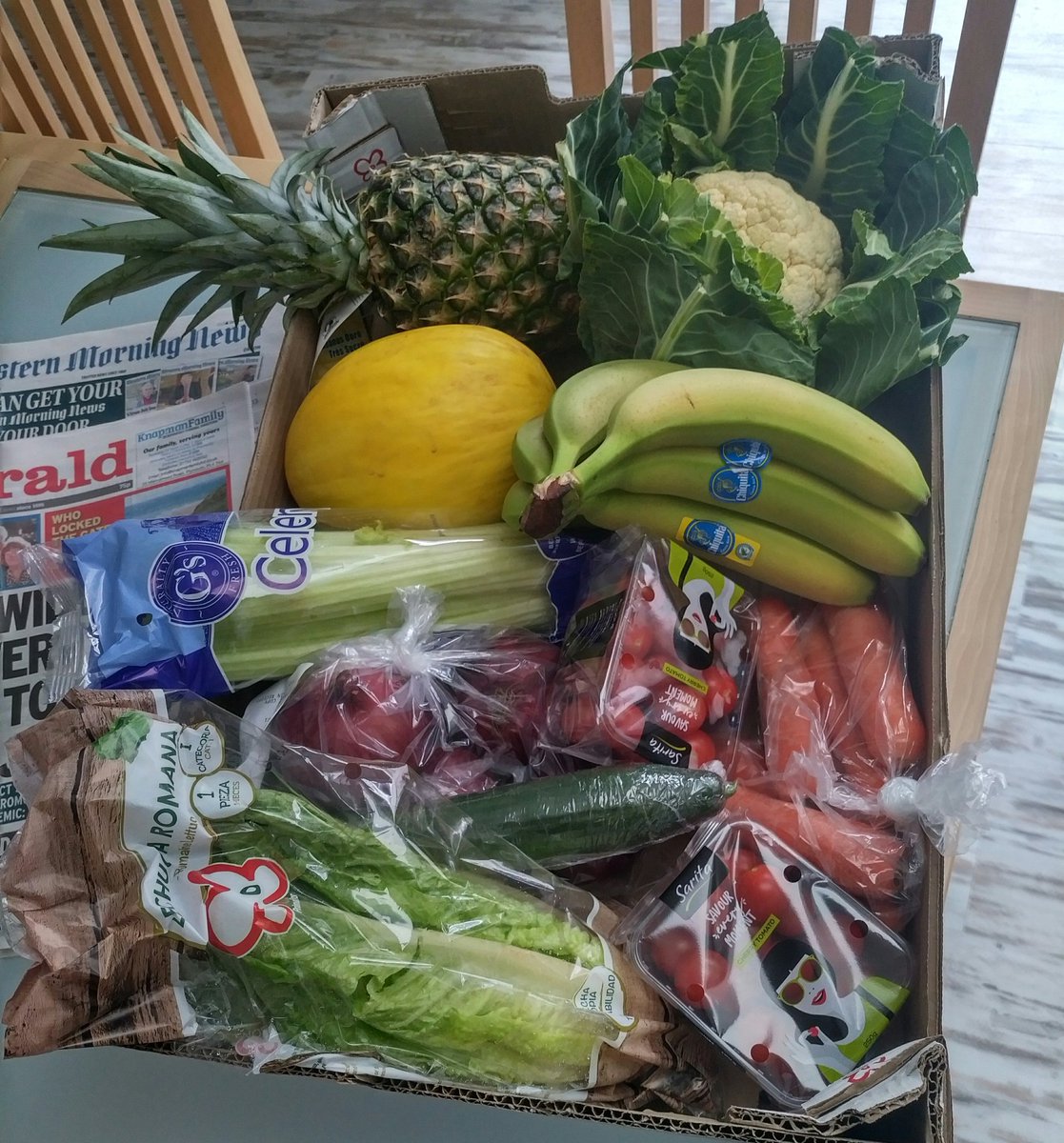 Tom_Godwin's tweet image. Great to have a delivery from Joe Brown's Fruit and Veg today from the  @WestEndPlymouth to go with my local papers delivered each day, the fresh fish from @MarketPlaice and meat from Andy's Meats coming shortly....

#supportlocal #plymouth
