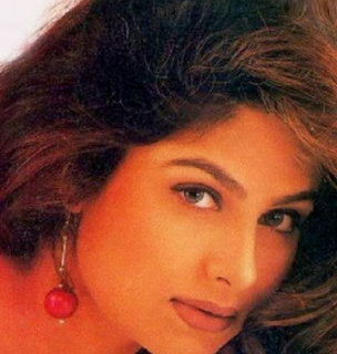 PocketPressRele's tweet photo. Ayesha Jhulka age, family, biography, marriage, death date, husband name, daughter photos, son, date of birth, death reason, wiki, children, kids, photo, movies list, hot, image, child, now, bf, video, songs https://t.co/dvA2khWSKv https://t.co/oCV4iZfLTZ