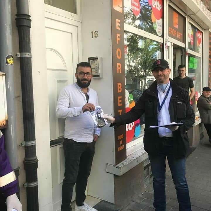 newsaintjosse's tweet photo. ✅ St-Josse la distribution des masques aux habitants : c’est parti !
Les agents communaux livrent depuis ce matin les 30.000 masques lavables et réutilisables aux habitants et aux travailleurs communaux. L’objectif est d’équiper toute la population en 15 jours ! https://t.co/TdK1kmRi89