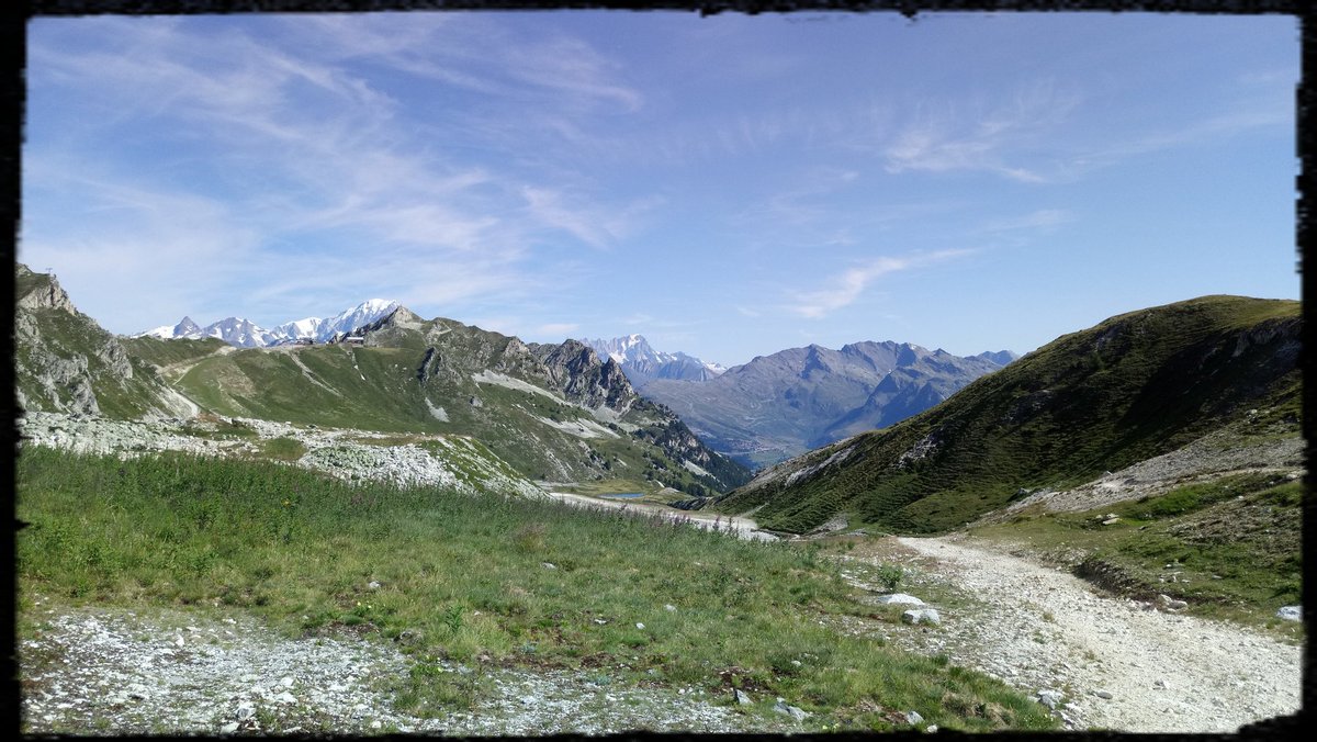 TravelsAndLove's tweet photo. Bonjour Twitter !
On s'évade de nouveau en photo ! (Photo d'archive)
Bon confinement !
#Savoie #FranceMagique #MagnifiqueFrance #EnFranceAussi #PromenadeEnFrance #BaladeSympa #TravelAndLove #SublimePlanète https://t.co/A8IOZxecCJ
