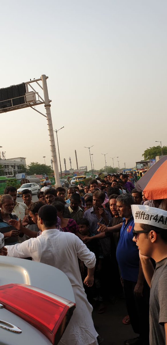 Last year at AIIMS, team  @Iftar4All, with a massive response, distributed 450 Iftar meal packets to the patients and their families.  #Ramadan  