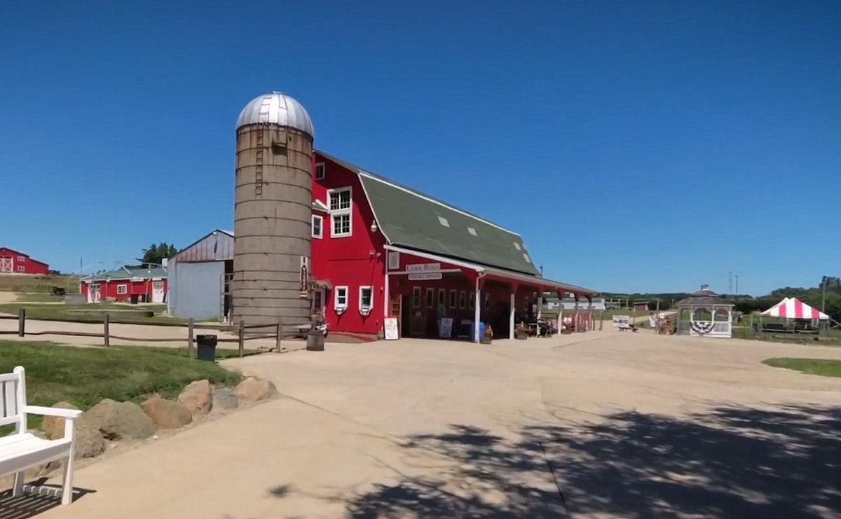 JacobWiterDMD's tweet photo. Westview #Orchards &amp; #Winery a few paces to the south of Witer Family #Dentistry #WashingtonMI https://t.co/0d4uIp49EF
