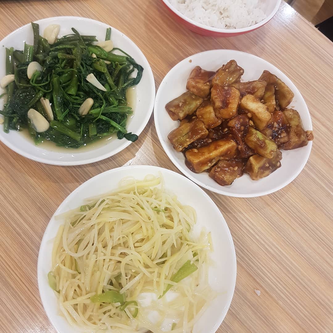- Also the food but with everything that's happened recently let me just stick to talking about the VEGAN FOOD - Went to a vegan buffet at a Buddhist temple (Guilin & Beijing) and it was amazing  - Sweet potato dessert, glass noodles, sticky rice cakes, fried aubergine