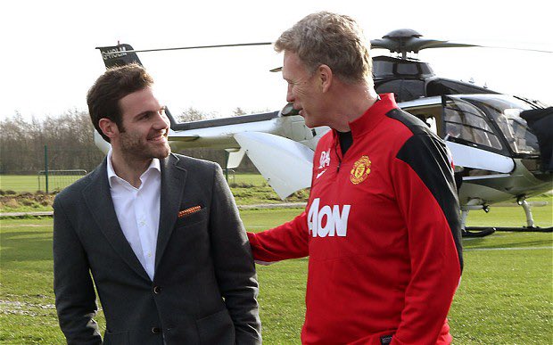 25. January 2014: The Spanish magician Juan Mata arriving at the AON training complex in a helicopter Who could forget this moment?