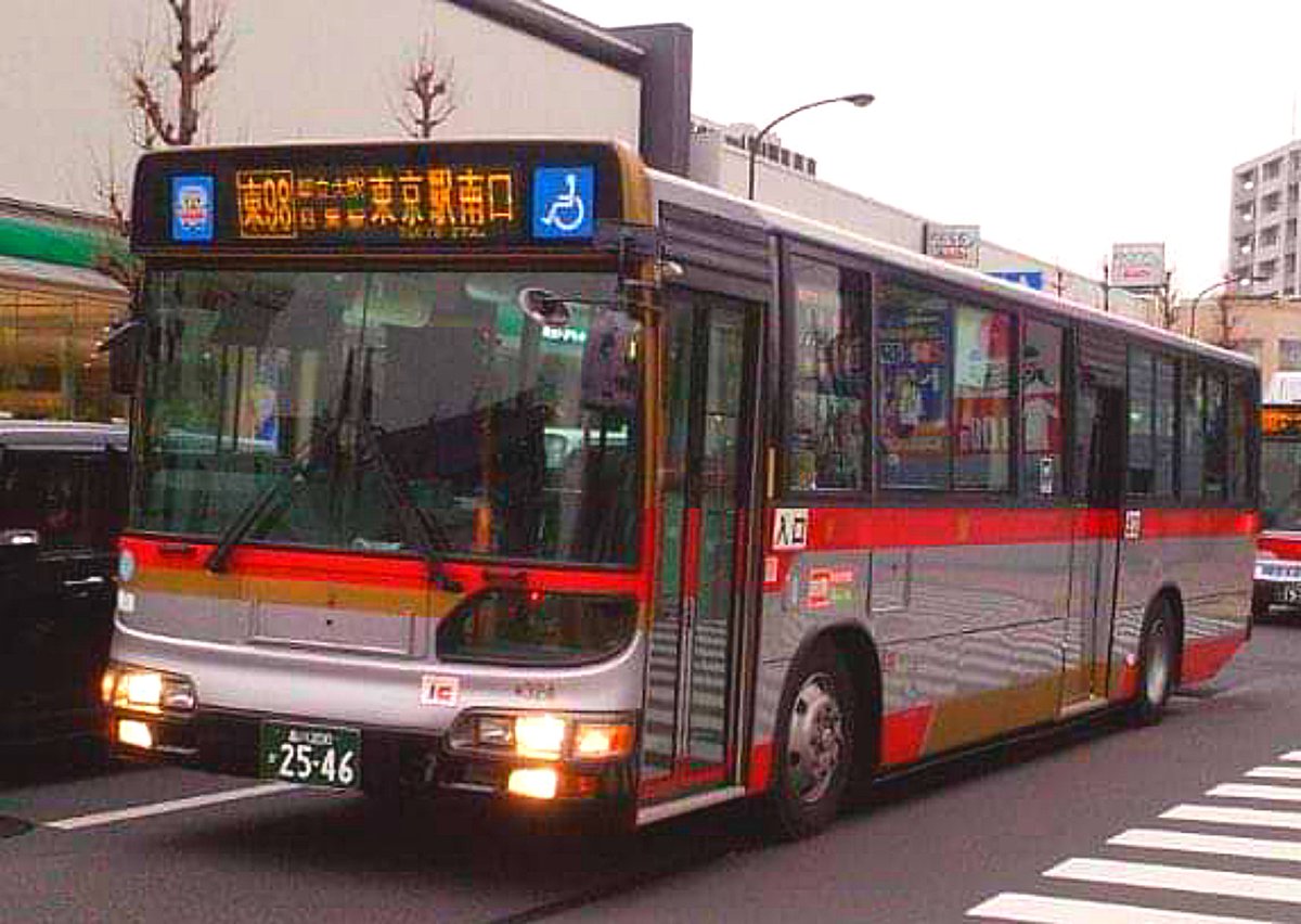 Moha512 Deha3452 片方の323がたまに新羽営業所の新横浜駅 溝の口駅直通バスで走る場合あります