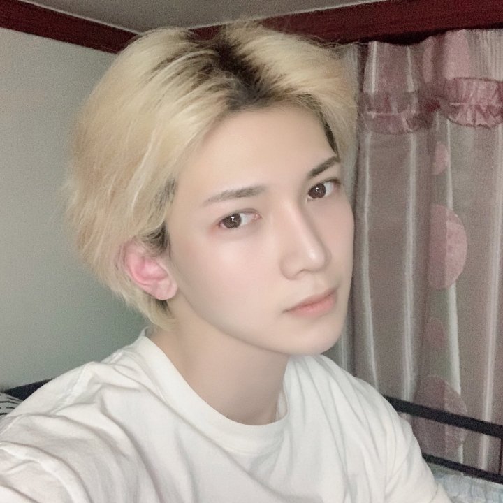 Proxima24's tweet photo. Yeosang looking good with or with out make up is *fantastic baby #ATEEZ https://t.co/fLxCp8ShRo