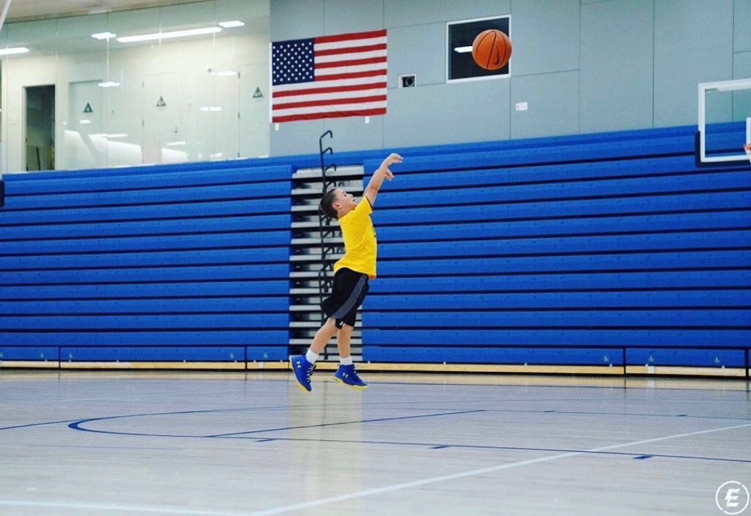 empwermeacademy's tweet photo. #ThoughtfulThursday - 🙌 Helping others is a selfless act we promote at the Academy. There are many opportunities especially nowadays to help others - helping someone get healthy. 🙏💛💙
#EMA #BayArea #⚡️ #🏀 #🤩 #MPWRME #Leaders #JoinEMA #Wall #Obstacles #EMAWay https://t.co/WkHAybA7Us