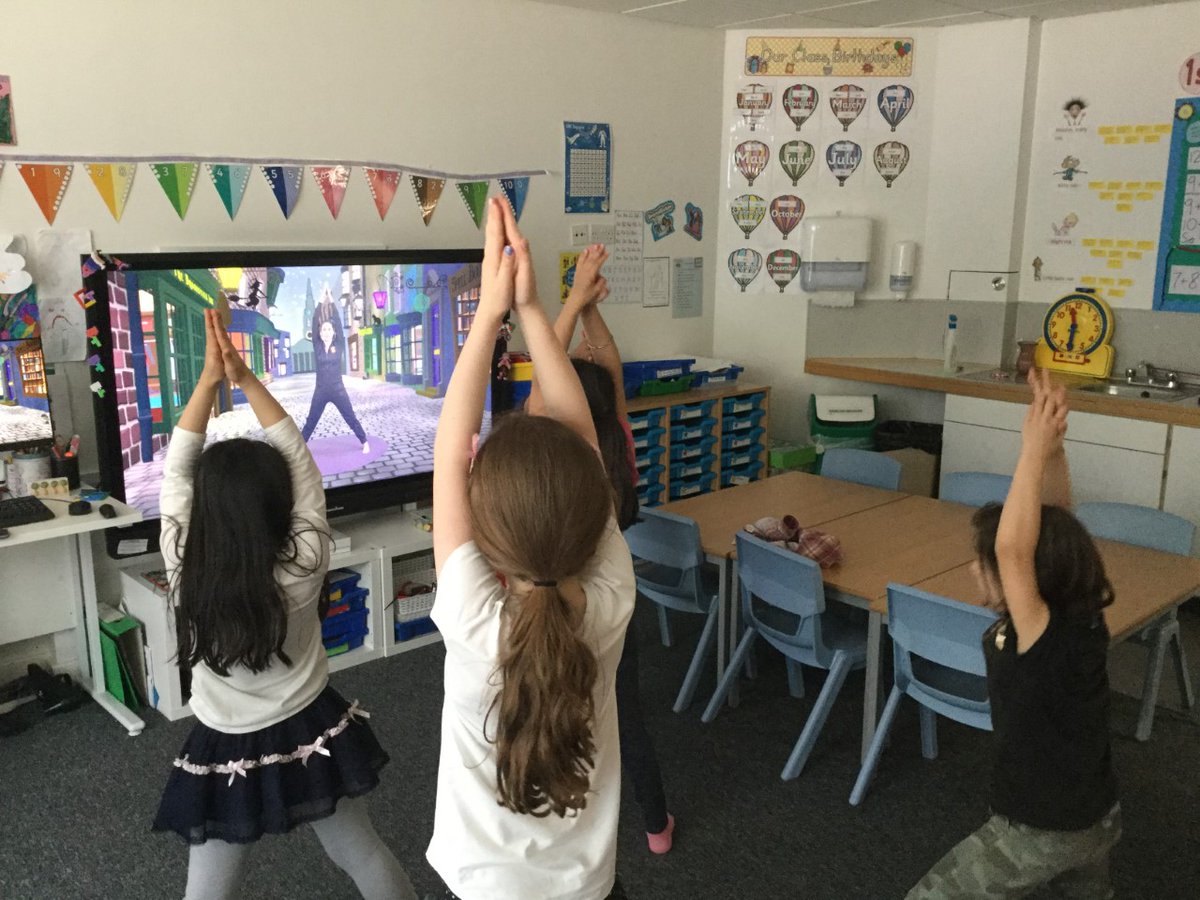 Juniors_WHS's tweet photo. A reminder from our @WimbledonHigh #keyworker children - don't forget to take a break from work, get some fresh air and exercise! ⛹️‍♀️🤸‍♀️

#StayActive #TogetherApart #QuarantineHighWHS https://t.co/HcskQhY6EB