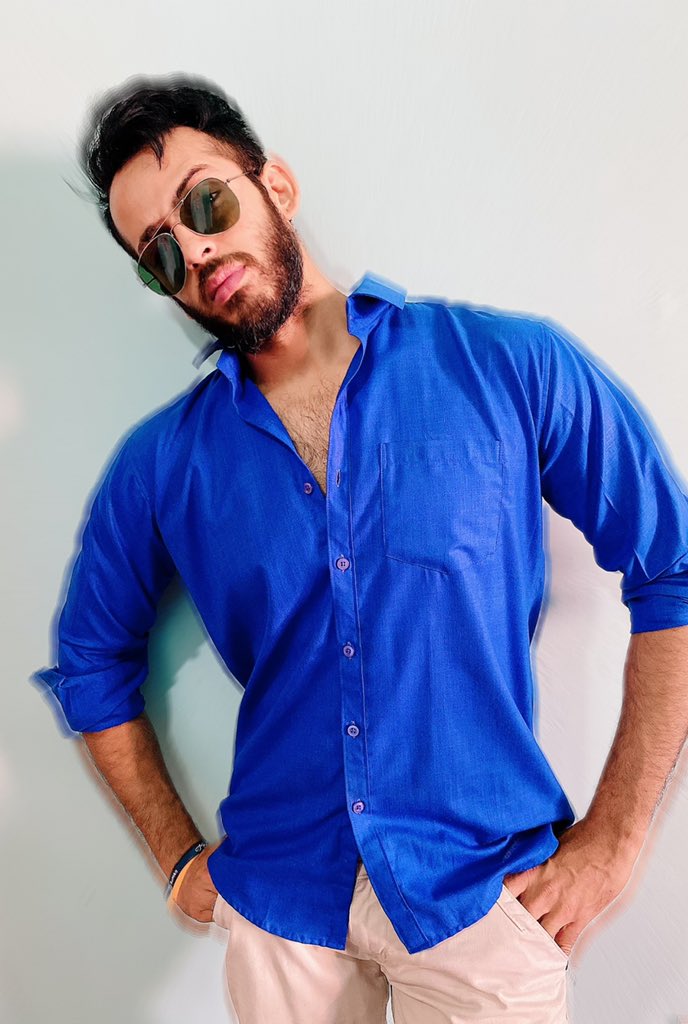 4 #people durin #lockdown dys“ koi bhar nikla phkt ka toh itna maarunga” 😁😉 blue shirt rminded of @SrBachchan sir 🙏🏻💚😁
#lockdown #quaratine #vegan #stayhomestaysafe #selfies #actor #model #laksh #muskurayegaindia #indianvegan #veganbihari #muzaffarpur #bihar @BeingSalmanKhan