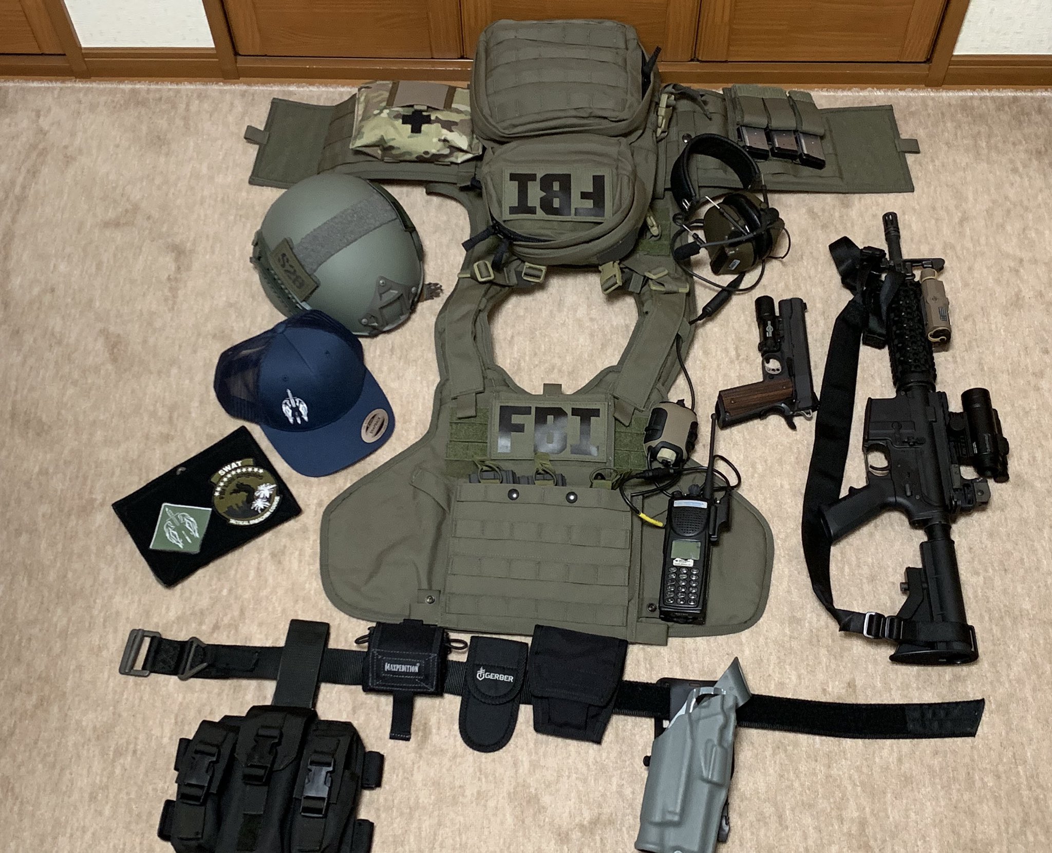 サバゲーFBI SWAT装備一式 サバゲーFBI SWAT装備一式