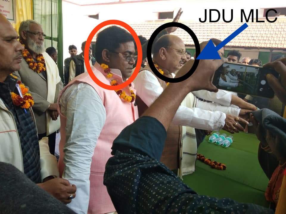 yadavtejashwi's tweet photo. सत्ताधारी दल के एक और रसूखदार नेता ने पहुँच का इस्तेमाल कर अपनी बेटी को कोटा से लाने का 11 अप्रैल को विशेष पास निर्गत कराया। ये पूर्व व पत्नी वर्तमान पार्षद है।अनेक मंत्रियों के चेहते है। सिर्फ़ सामान्य और आम घरों के साधारण बच्चें ही फँसे रहेंगे बाक़ी को CM विशेष छूट देते रहेंगे। https://t.co/j6W5rZOAq6