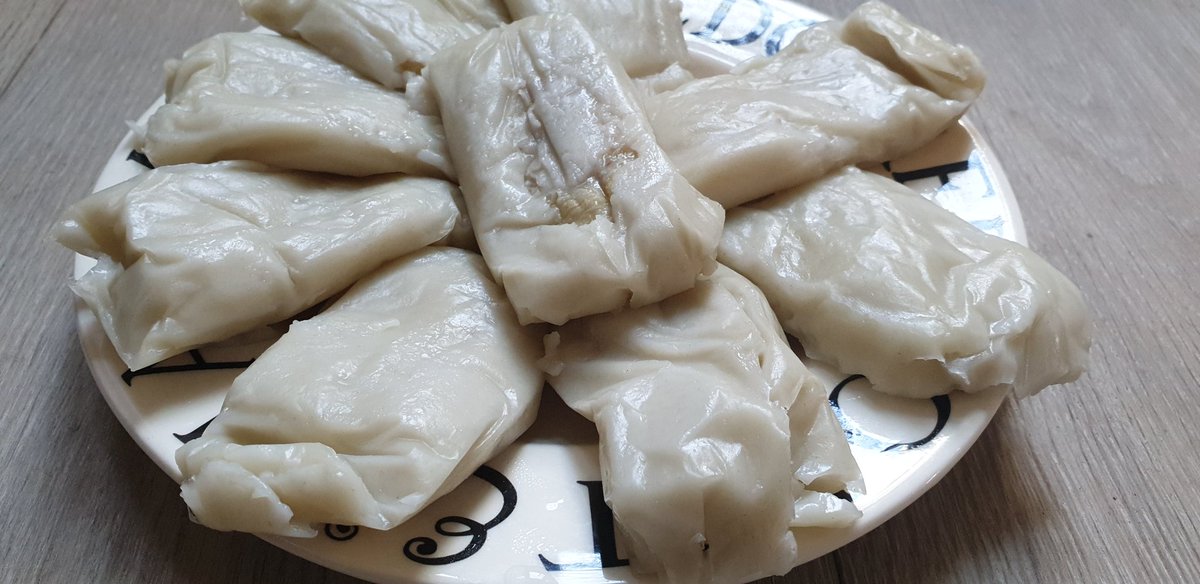 LaksaCo's tweet photo. Kuih Nagasari https://t.co/RBVIGxJDM1