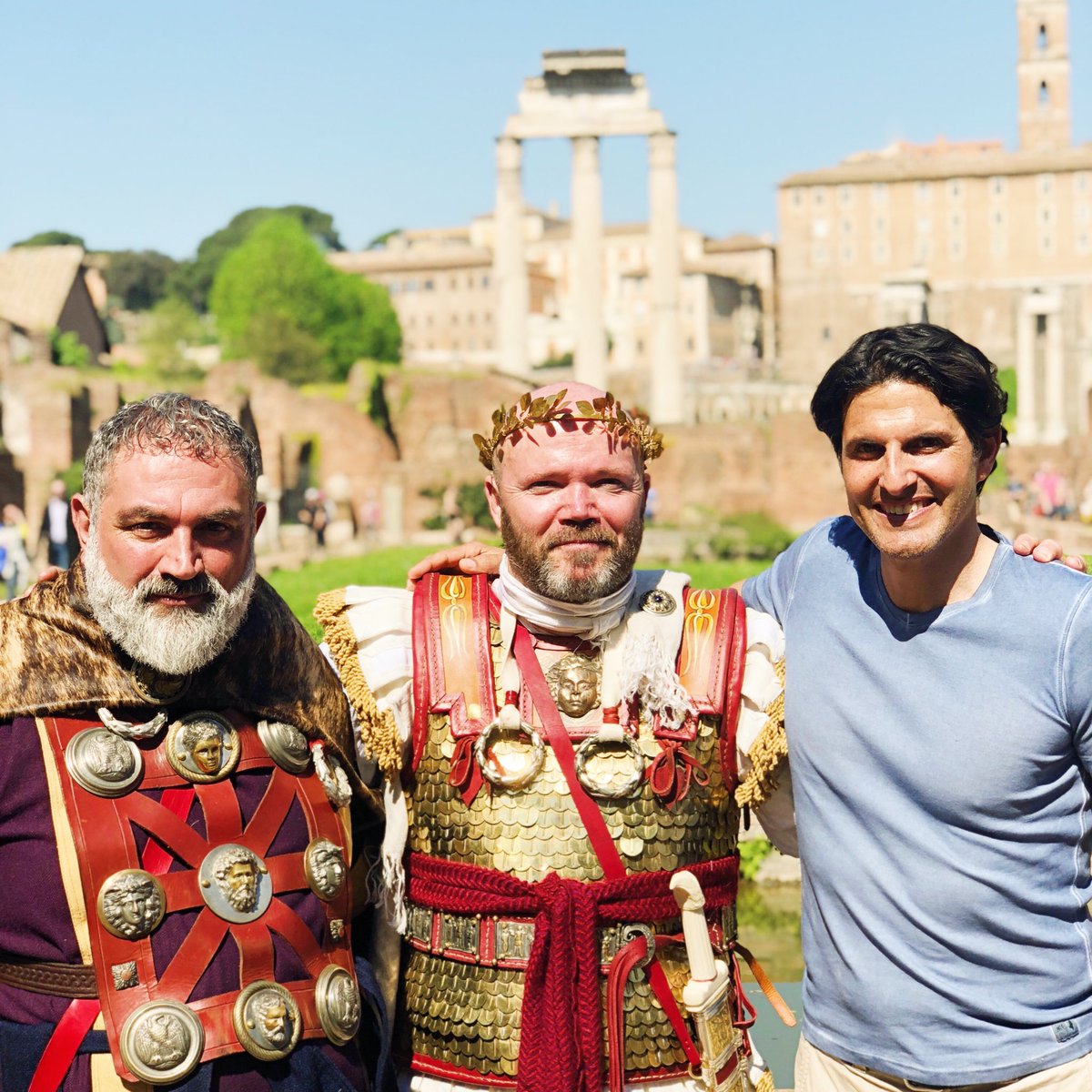 One of my favorite days is April 21 - Rome’s birthday and each year we celebrate with a parade. Since we’re all home, I’ll go digitally - friends, Romans, barbarians feel free to join me!!  #roma753  #natalediroma