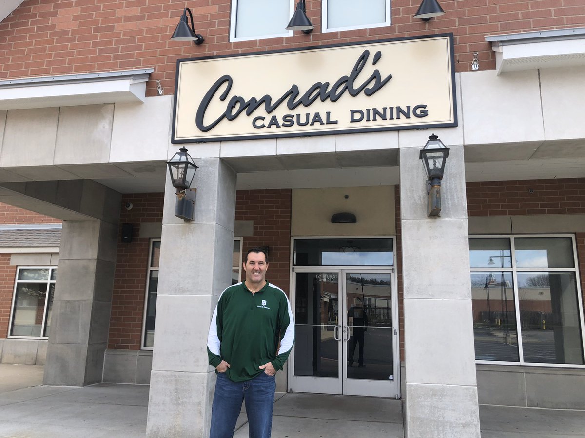 olmsted_dale's tweet photo. Special thanks to Nichols Football Alumi Bobby Conrad for joining the WR’s in our weekly zoom call this week. Good luck on your new location in Foxboro, MA. Go Bisons! https://t.co/zCSxkK9l3c