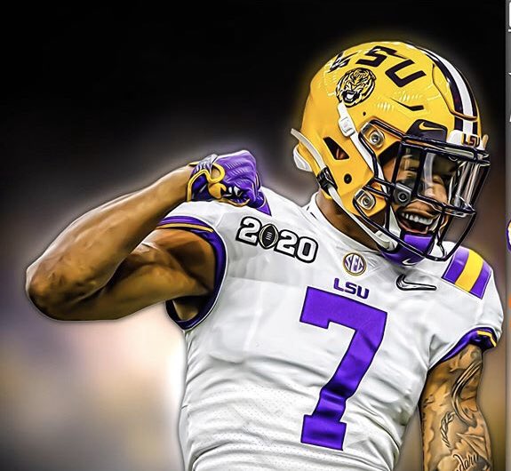 _dloading_'s tweet photo. Had a great time at my visit to @LSUfootball, had to rock 7 for my pictures 🔥💯 only way to go at LSU, shoutout @247ncaa14 for letting me visit 🔥 #GeauxTigers #2020NationalChamps https://t.co/D54DXws9xX