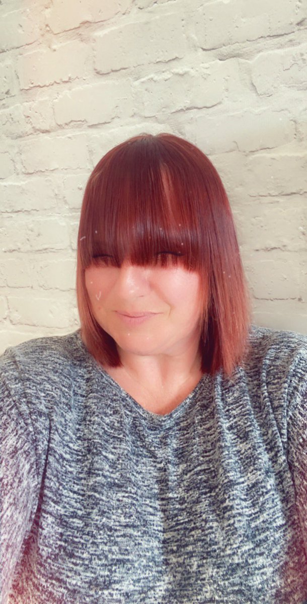 EmLouHowells's tweet image. I’m starting to look like a fat version of @ClaudiaWinkle or @Sia !! NEED MY HAIRDRESSER BACK!! Well at least it’s shiny 😂#lockdown2020 #missmyhairdresser #StayHome #StaySafe
