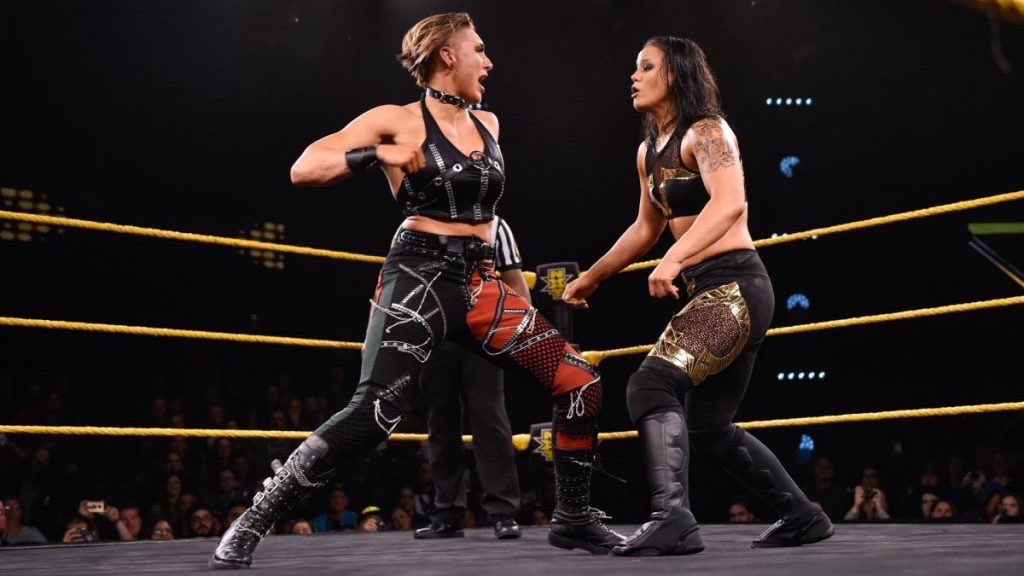 Rhea Ripley vs. Shayna Baszler / NXT Excellentes prestations des deux côtés. Rhea remporte sa grande victoire en battant une Shayna qui prouve qu’elle est une excellente lutteuse.