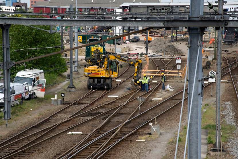 LawcatNL's tweet photo. Omgevingswetportaal Aanvullingssporen Grondeigendom, Bodem en Geluid weer een stap verder 21-04-2020 | 15:20 Er hard doorgewerkt aan de afronding van de aanvullingssporen Omgevingswet. De aanvullingsbesluiten grondeigendom, bodem en… https://t.co/tYhzH6Rkts #omgevingswet #omg https://t.co/jcVwVxABdU