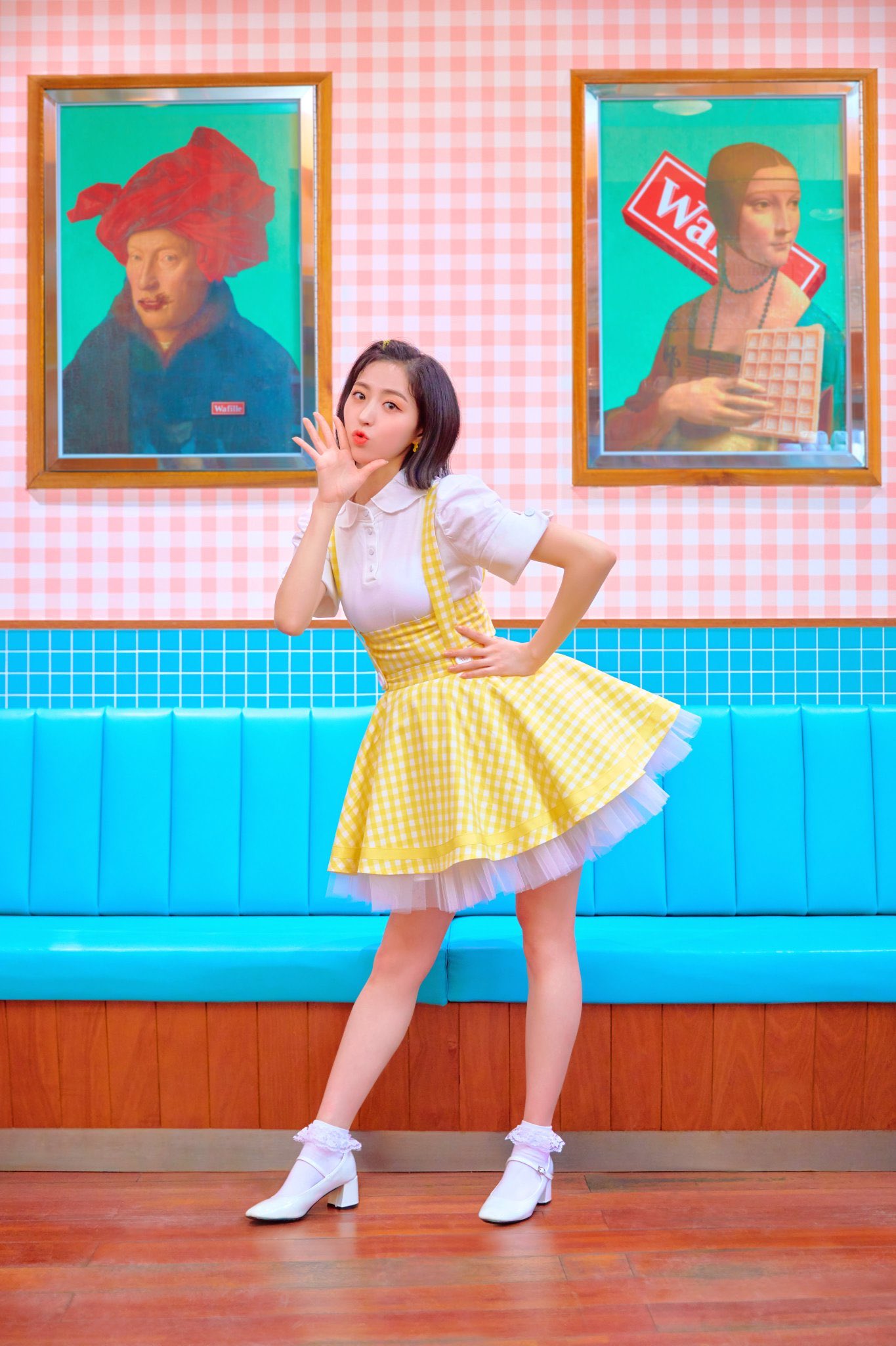 EWI6c__XgAc5oU4?format=jpg&name=large