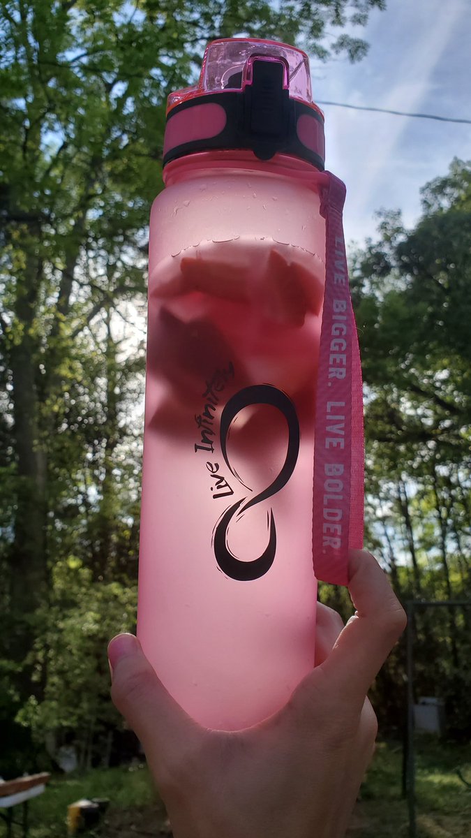 Coffee_Is_love's tweet photo. I'm obsessed with #LiveInfinitely water bottles. They're amazing and help me keep my water intake all day. Plus you can pay a little at a time and that helps so much. https://t.co/NF3EP8p0kO