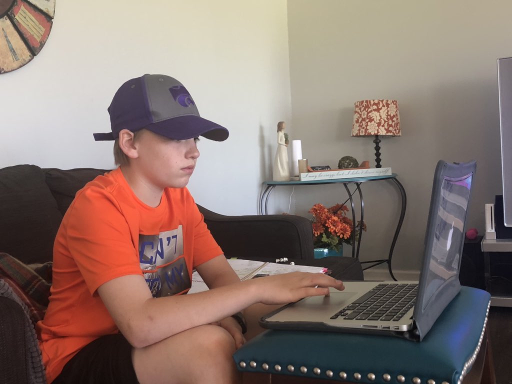 MsLister512's tweet photo. Hats and Snacks!! Thank you @MT_Timberwolves teachers for continuing to connect creatively with students!! https://t.co/EW2hspZSix