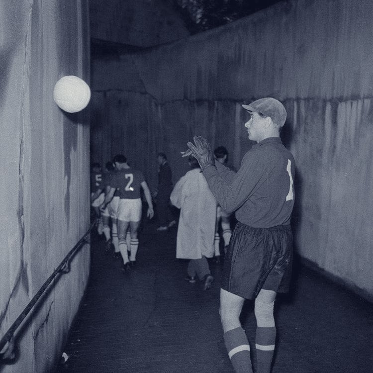 Lev Yashin before & after the 1960 European Championship Final