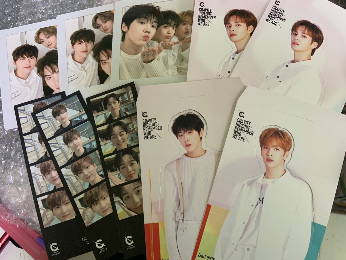 eunbiluvit's tweet photo. Anyone want to buy these album inclusion? 
Can DM me! All item only rm20 and below~ https://t.co/dcAEIJQcco