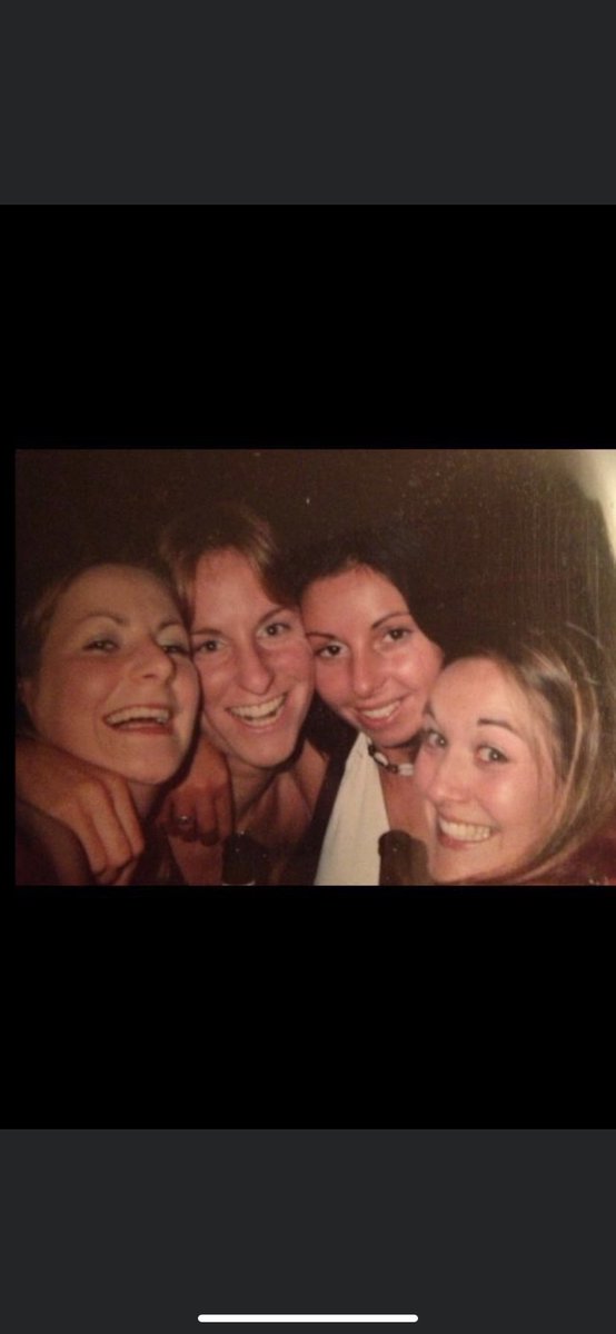 DaraDwyer's tweet photo. Ahh this lovely memory popped up today .. #howyoungarewe π₯°π₯° https://t.co/8tQxQf4RsX