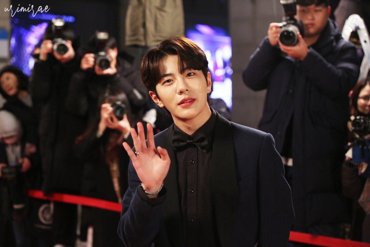 urimirae1811's tweet photo. 191221 KBS 연예대상 파트1

@Official_GNCD  @Hi_Goldenness  @urimirae1811 
#Bomin #보민 #ChoiBomin #최보민 #GoldenChild #골든차일드 #urimirae #KBS연예대상 https://t.co/LBs6jopCsH