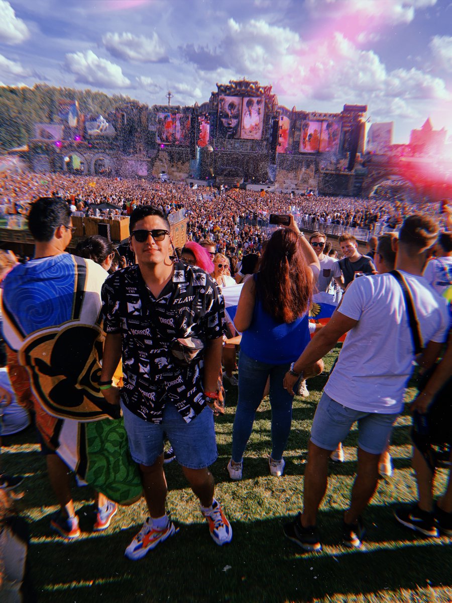SergioS95_'s tweet photo. We're young and wild, enjoy the ride, we made it https://t.co/g2DgrEMD2J