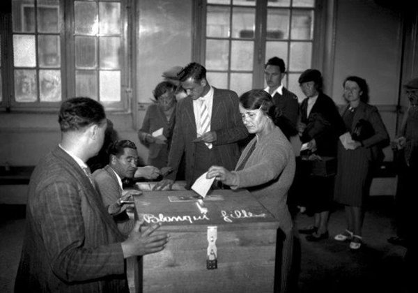 21 avril 1944, les femmes obtiennent le droit de voteenfin, les femmes de métropole... il a fallu encore attendre pour les femmes dans les colonies...rapide histoire de la lutte pour ce droit