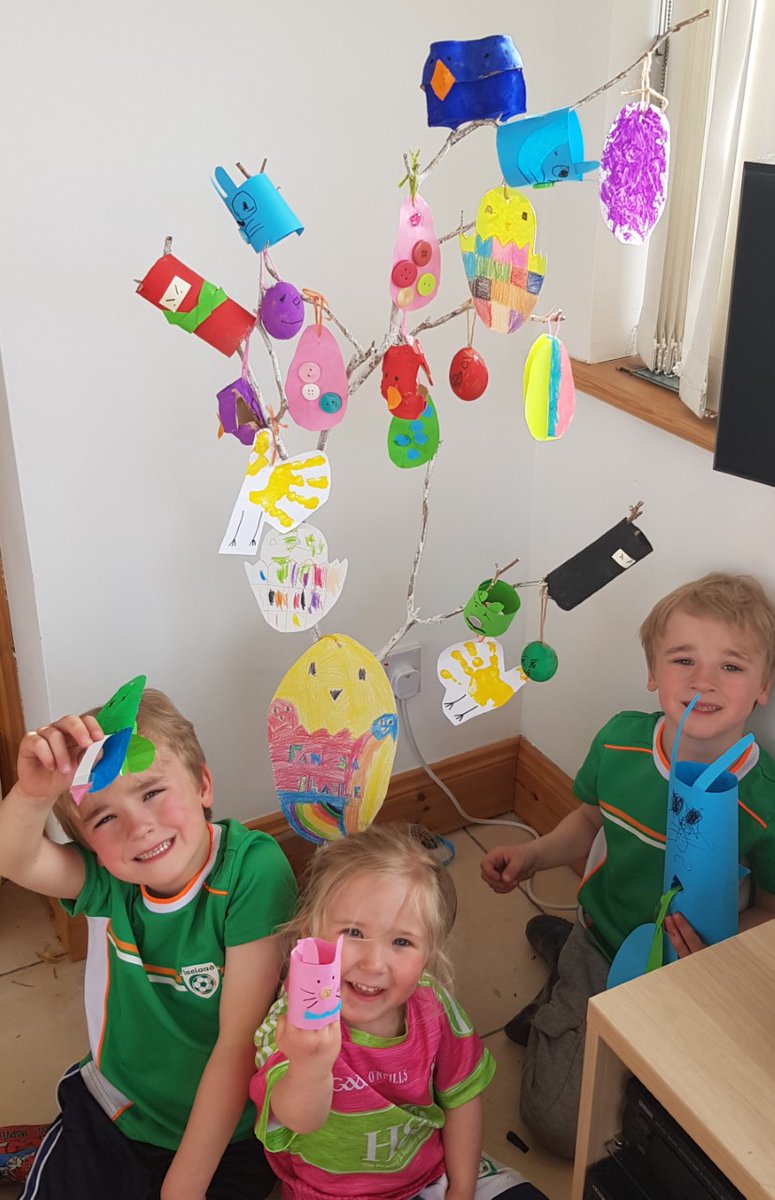 Gaeloid's tweet photo. *BUAITEOIR*

Rang 2:

Ultán &amp; Seadanta Ó Maoláin (le cabhair óna ndeirfiúr Liadán), Gaelscoil na Daróige, Doire Cholmcille, Aois 6 @daroige

#GaeilgeSaBhaile #LeChéile #comórtas https://t.co/DPX45JgiY3