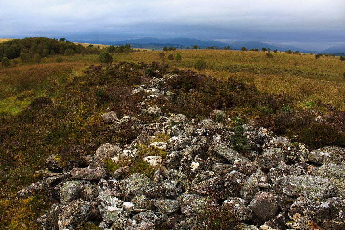 Telboy on Twitter "Lang Cairn, Dumbarton Muir, Chambered Tomb