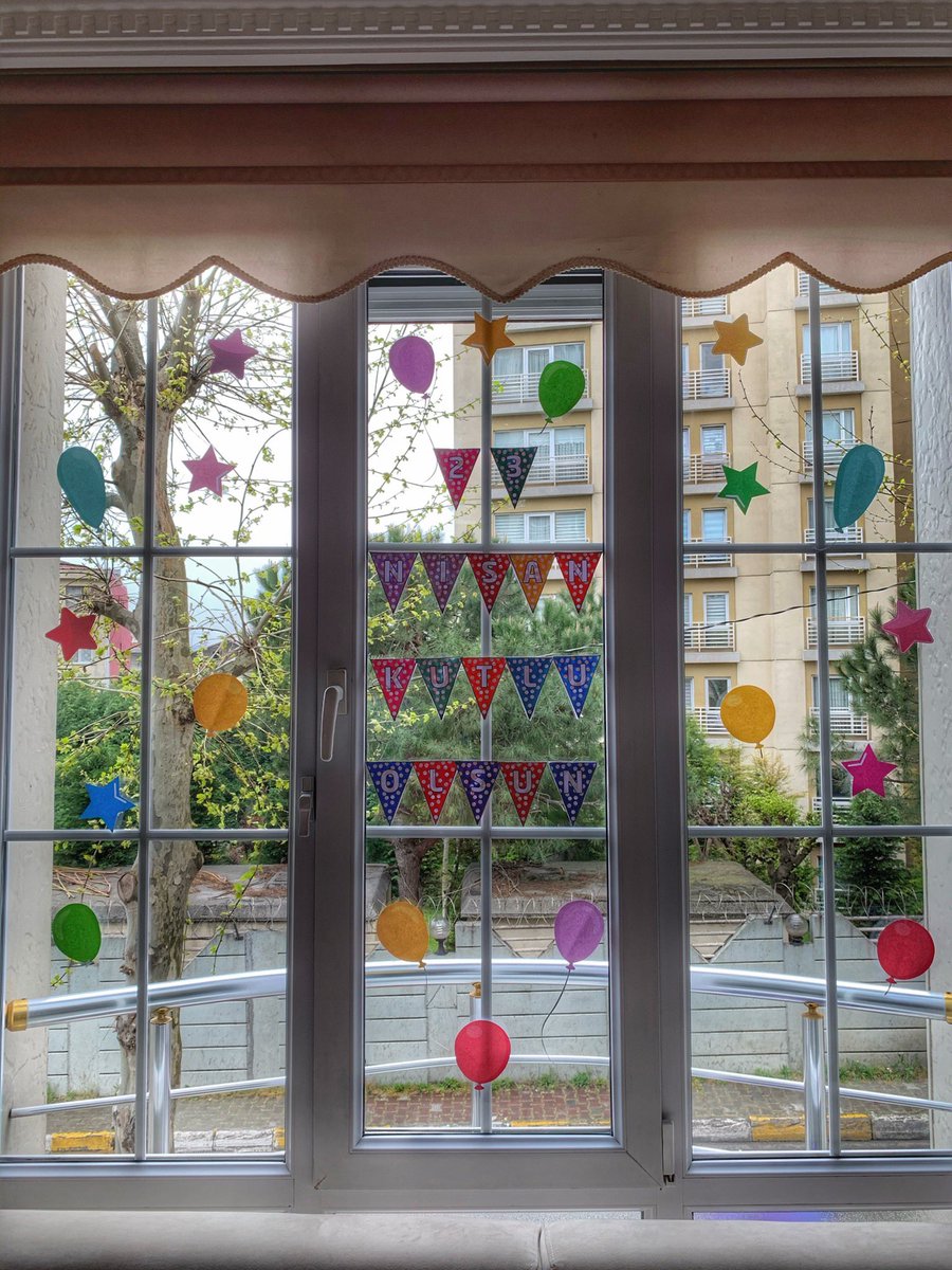 Ben hazırım. Okulda pencere süsleyemiyorsak evdeki penceremi süslerimmm bendeee... Ben bayrama hazırım ❤️🇹🇷😍🥰 #Evde23Nisan #23NisanKutluOlsun #evdeetkinlik #23NisanUlusalEgemenlikveCocukBayramı