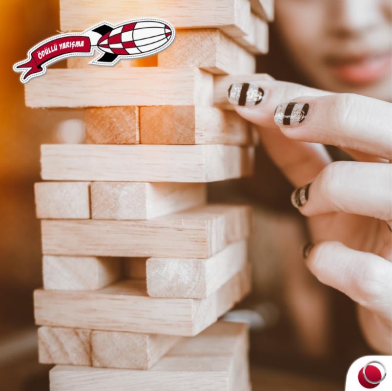 Evdeki zamanınızı oyunla keyiflendirmeye ne dersiniz? Ailece oynayabileceğin jenga seti kazanmak için sen de hesabımızı takip et, #evdekal ‘dığın kişileri etiketle ve bu içeriği RT yaparak kazanan şanslı kişi olma fırsatını yakala! #yarışma