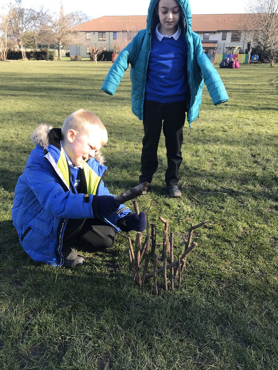Throwback to a day in March when P2/3 and P3B worked together to make some environmental art 🖼 🍁
