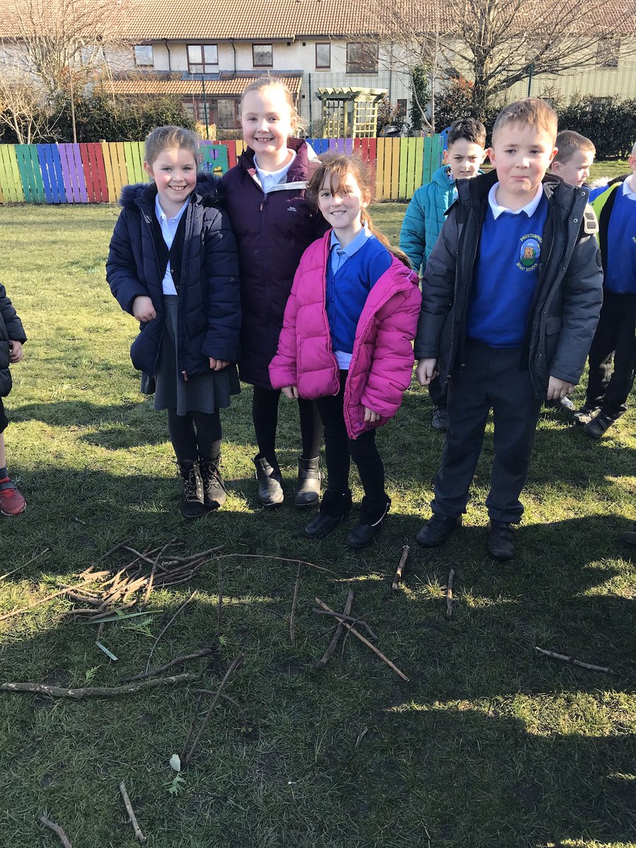 Throwback to a day in March when P2/3 and P3B worked together to make some environmental art 🖼 🍁